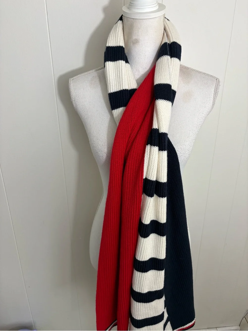 Tommy Hilfiger Navy, Cream & Red Striped Knit Scarf